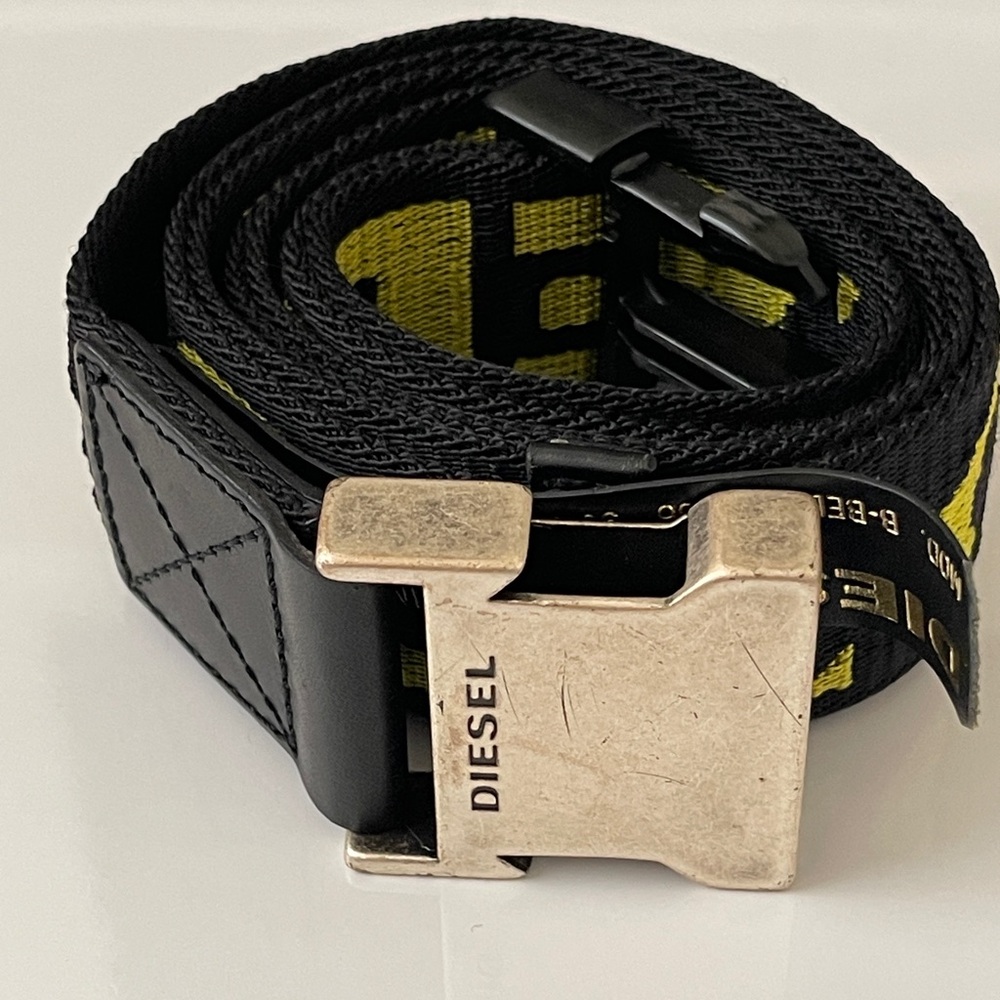 Diesel Men's Belt Bag in Black and Yellow